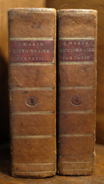 Pierre Marin - Dictionnaire portatif: en deux parties: I. François et Hollandois, & II. Hollandois et François: de feu Mr. Pierre Marin. Neuvieme édition: De nouveau revue, corrigée & augmentée, par Mr. Jean Holtrop. Par deus listes alphabétiquesL L'une des Noms de Baptême, & L'autre de ceux de Paus, des Villes, Fleuves, Rivieres, montagnes, &c., qui dissérent le plus dans les deux Langues Le tout fur l'Orthographe de l'Academie, & de Mr. Restaut, comme la plus approuvie. Premiere partie: Qui contient le François devant le Hollandois. A Dort, Chez Abraham Blussé et Fils 1786. Avec Privilege.