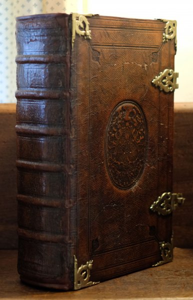  - Biblia dat is de gantsche H. Schrifture vervattende alle canonijcke boecken des Ouden en Nieuwen testaments.... te dordrecht by Hendrick, Jacob en Pieter Keur 1702
