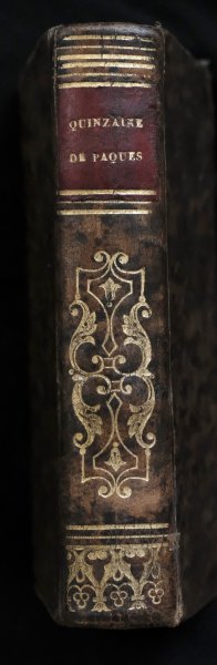  - L'office de la quinzaine de paques, en Latin, selon le missel et le bréviaire Romain. Avec l'explication des Cérémonies de l'Eglise.